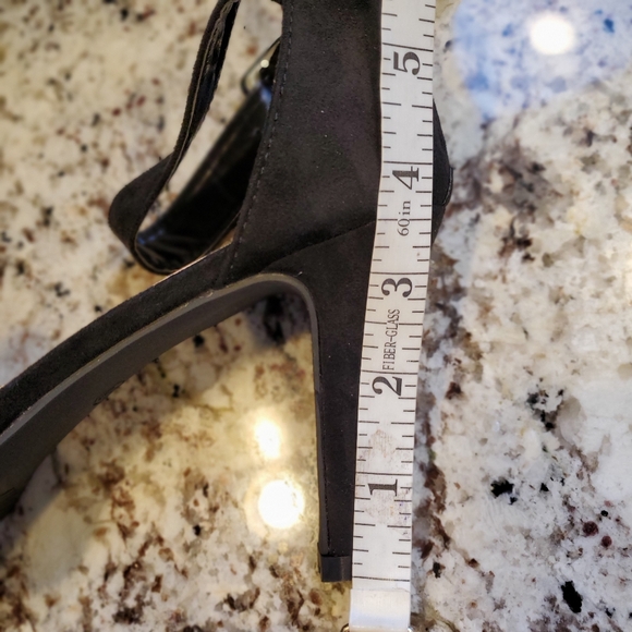 Black heels size 7.5 - Picture 8 of 8